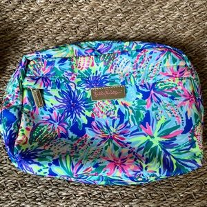Lilly Pulitzer makeup and toiletries bag!! NEW.